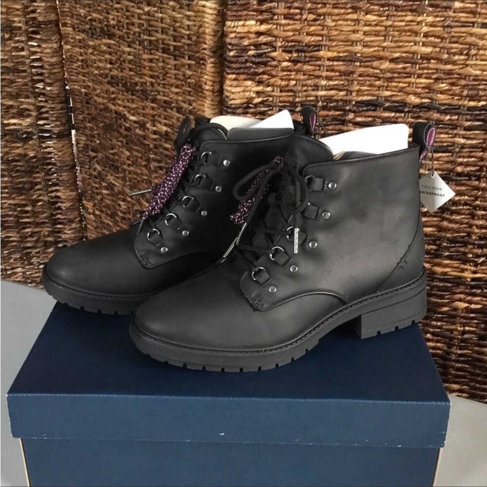 COLE HAAN NWOT LACEUP BLACK WATER PROOF BOOTS FINAL PRICE - Picture 3 of 16
